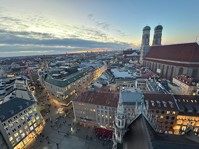 Blick vom Rathausturm zur Frauenkirche